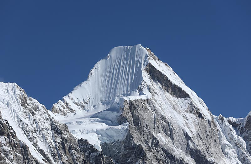 Stunning Views of the Giant Himalayas