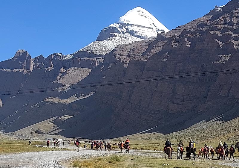 riding horse during kailash kora
