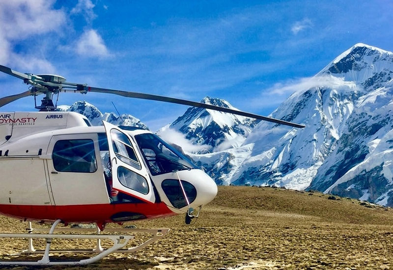 Helicopter rescue during everest base camp trek