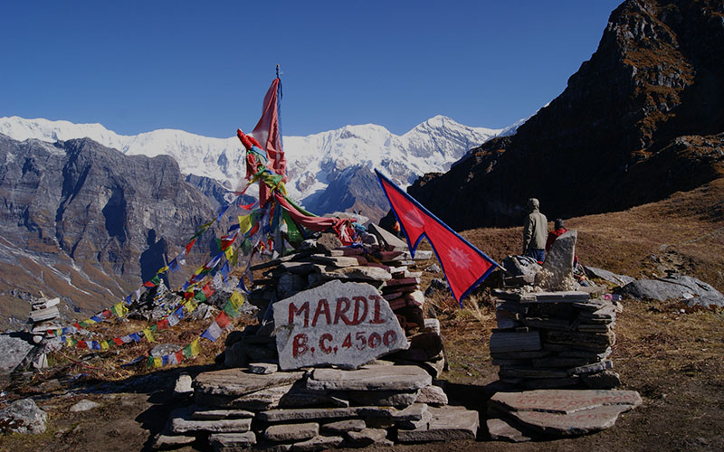 nepali flag at Mardi himal base camp